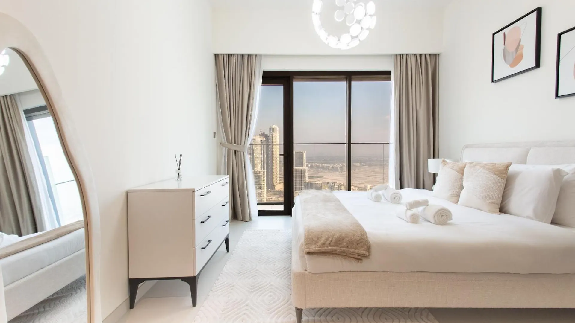 Prime Downtown Location 2Br Apt Burj Royale Дубай Апартаменты