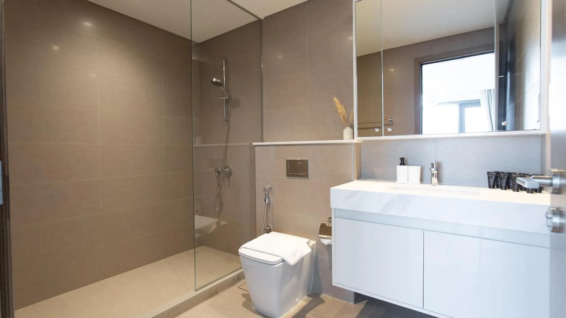 Prime Downtown Location 2Br Apt Burj Royale Дубай ОАЭ