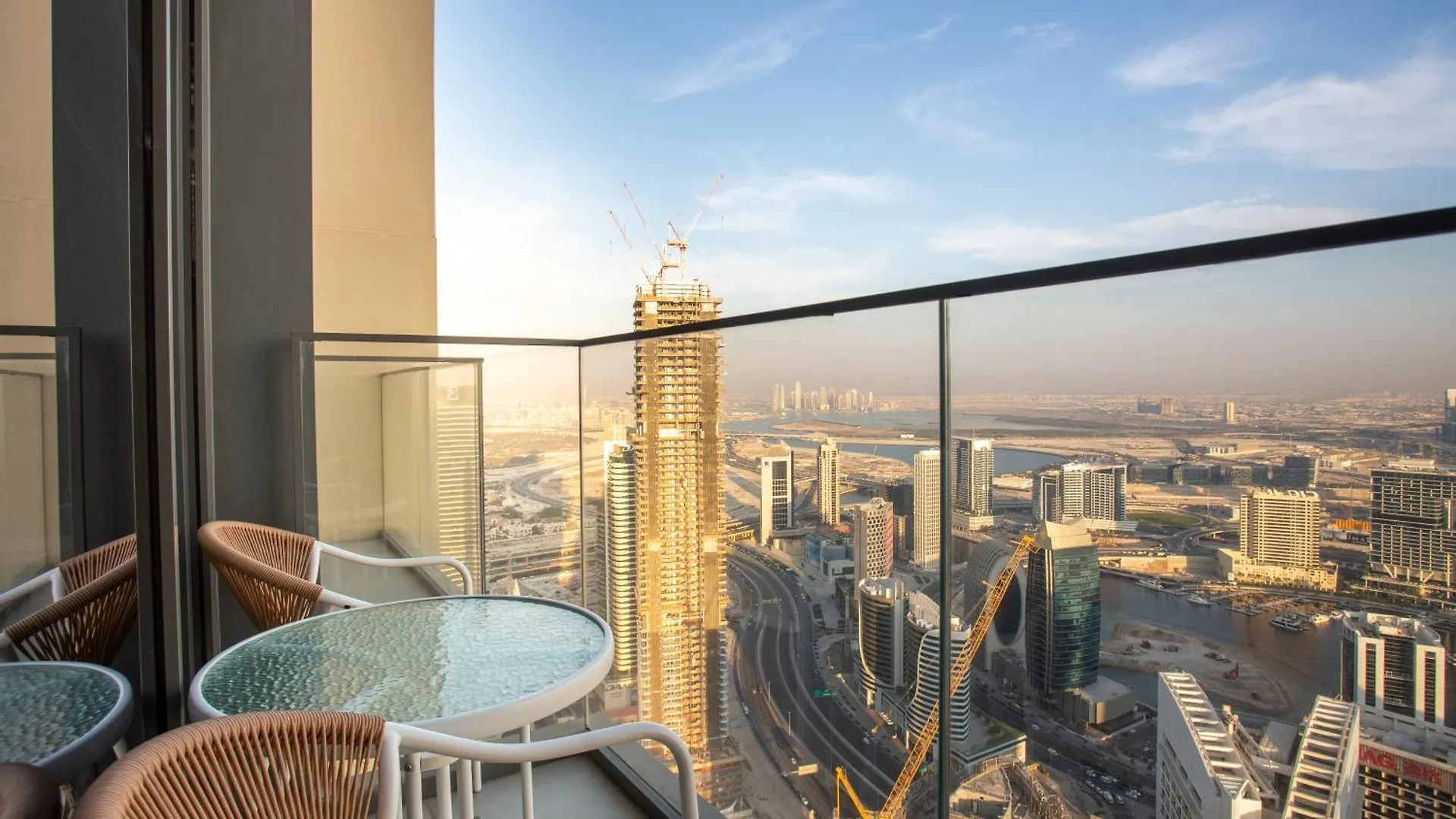 Prime Downtown Location 2Br Apt Burj Royale Дубай Апартаменты