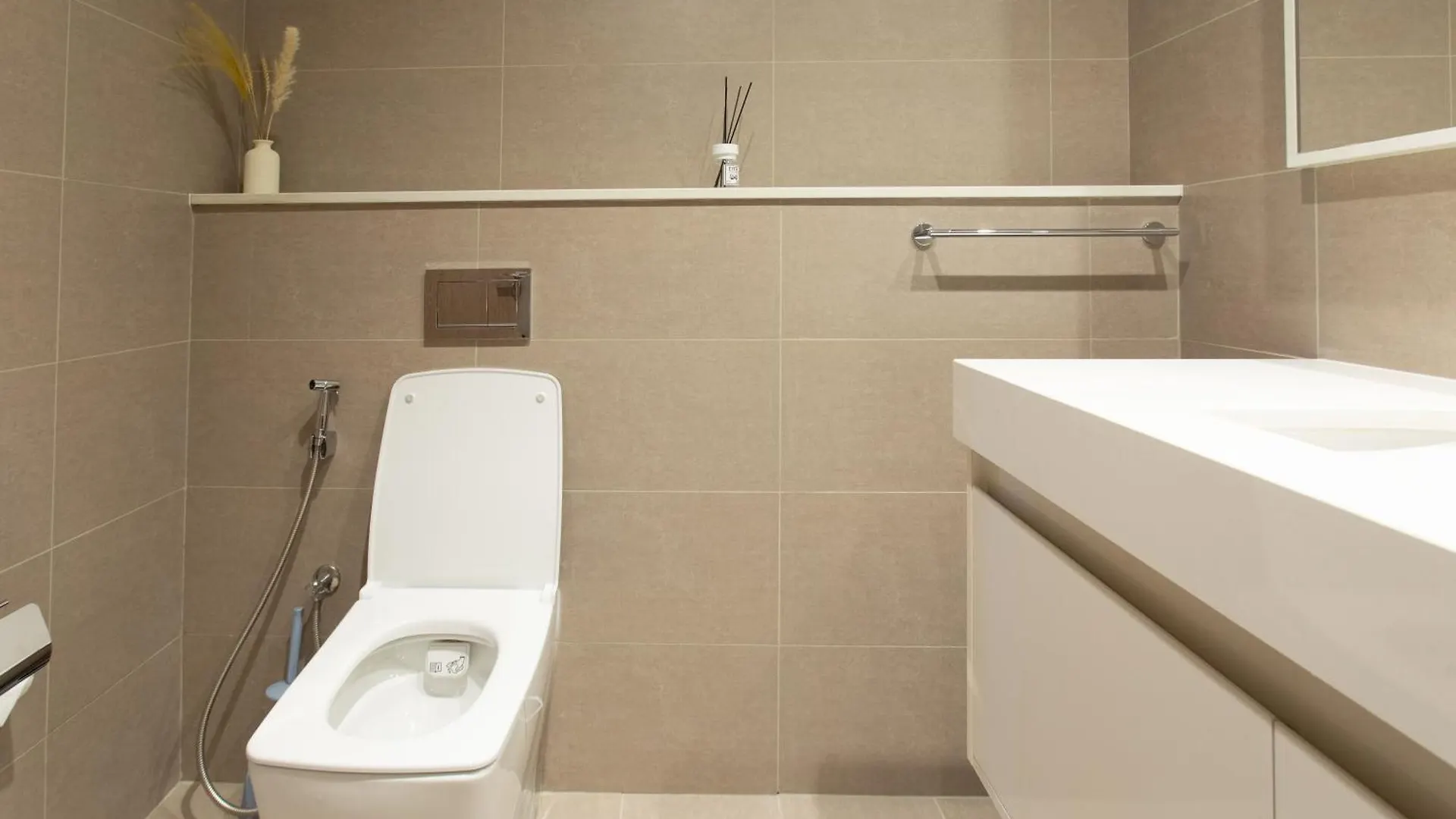 Prime Downtown Location 2Br Apt Burj Royale Дубай